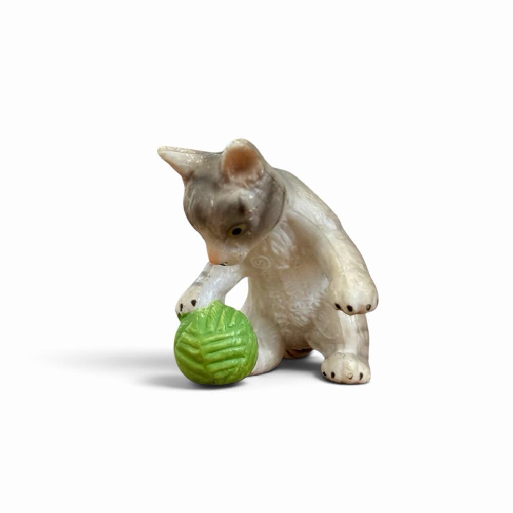 Retired Schleich 14456 Kitten with Ball of Wool 2004 Vintage Cat Figure Rare